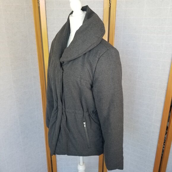 Gray Puffer Winter Coat Size Medium Short Flannel Zip and Snap Cinched Waist - Picture 3 of 12
